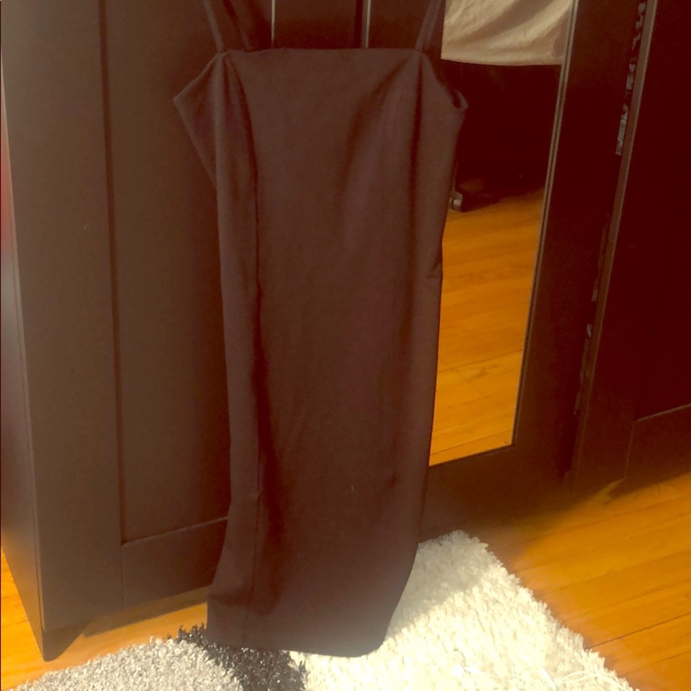 Medium plain black dress